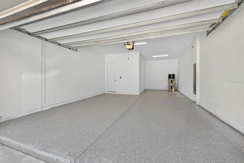 Image 30 of property listing at 14174 THOROUGHBRED DRIVE, Dade City, FL 33525