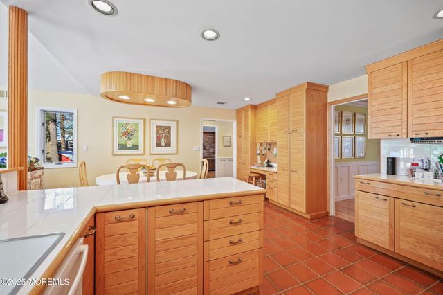 4 Forest Court, Morganville, NJ 07751