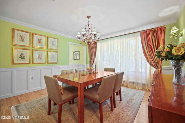 4 Forest Court, Morganville, NJ 07751