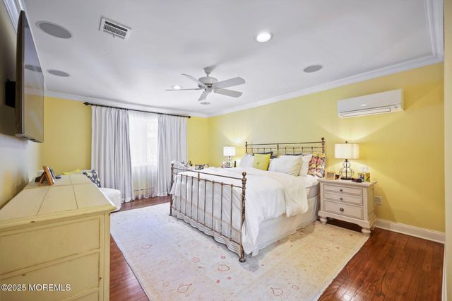 4 Forest Court, Morganville, NJ 07751