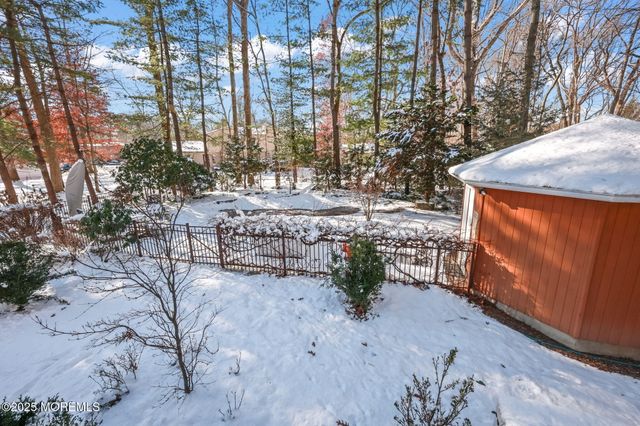 4 Forest Court, Morganville, NJ 07751