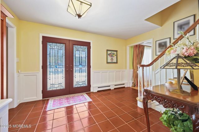 4 Forest Court, Morganville, NJ 07751