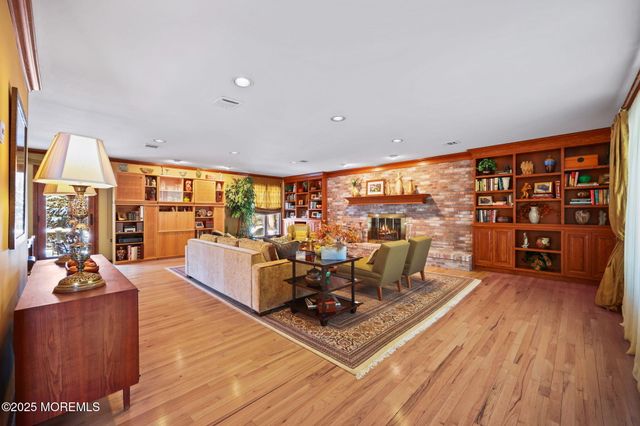 4 Forest Court, Morganville, NJ 07751