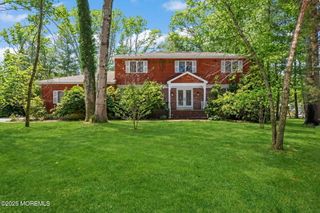 4 Forest Court, Morganville, NJ 07751