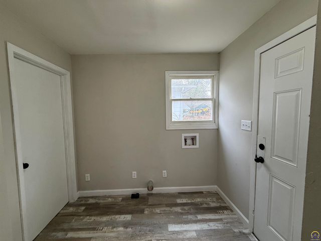 1115 SW Woodward AVE, Topeka, KS 66605