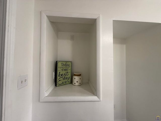 1115 SW Woodward AVE, Topeka, KS 66605