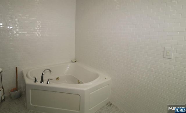 411-419 Chestnut 3C, Newark, NJ 07105
