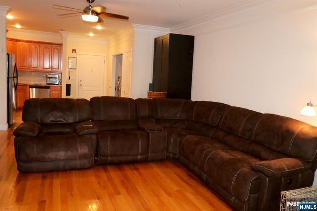 411-419 Chestnut 3C, Newark, NJ 07105