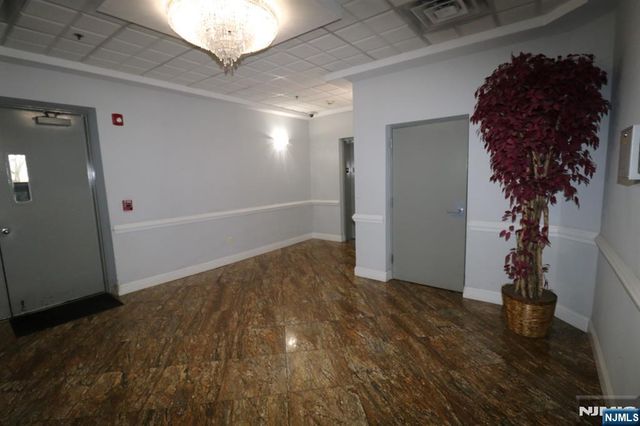 411-419 Chestnut 3C, Newark, NJ 07105