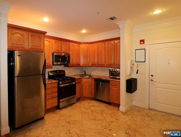 411-419 Chestnut 3C, Newark, NJ 07105
