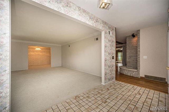 336 Hackmann Lane, Creve Coeur, MO 63141
