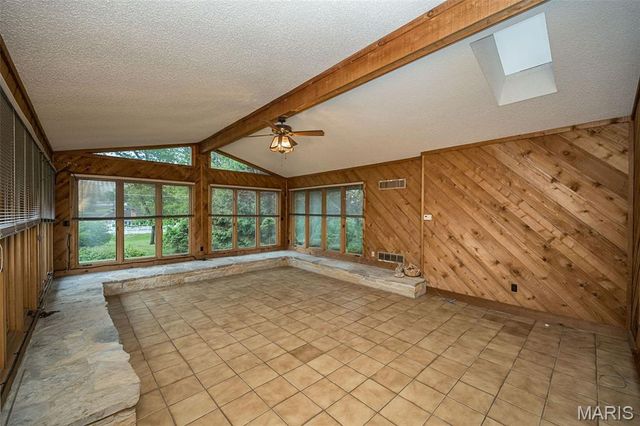 336 Hackmann Lane, Creve Coeur, MO 63141