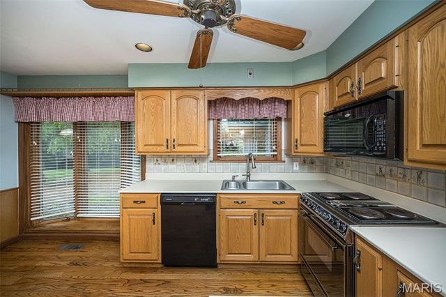 336 Hackmann Lane, Creve Coeur, MO 63141