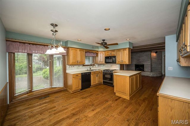 336 Hackmann Lane, Creve Coeur, MO 63141