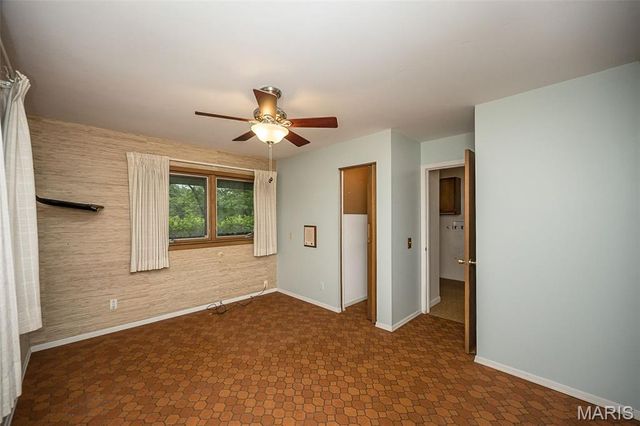 336 Hackmann Lane, Creve Coeur, MO 63141