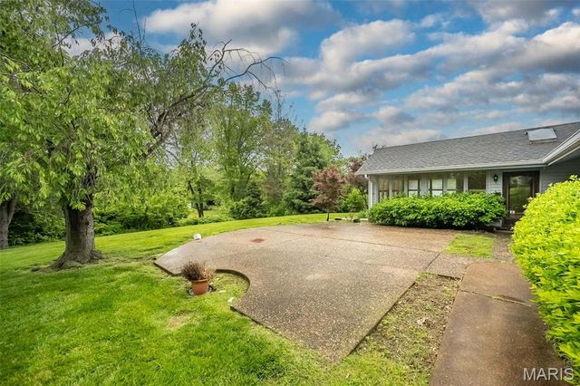 336 Hackmann Lane, Creve Coeur, MO 63141