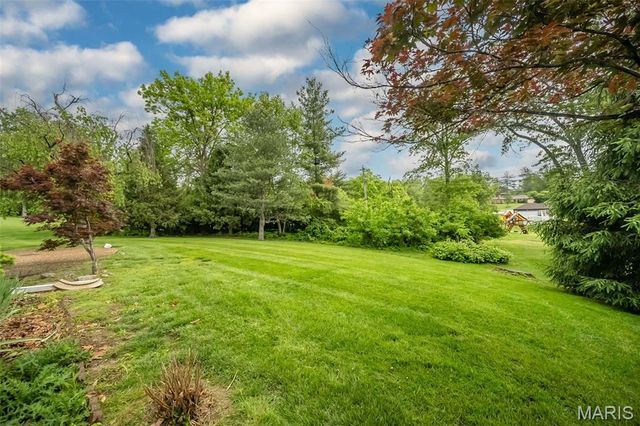 336 Hackmann Lane, Creve Coeur, MO 63141