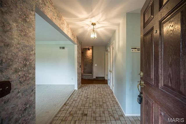336 Hackmann Lane, Creve Coeur, MO 63141