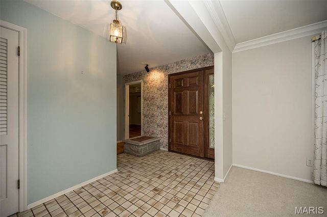 336 Hackmann Lane, Creve Coeur, MO 63141