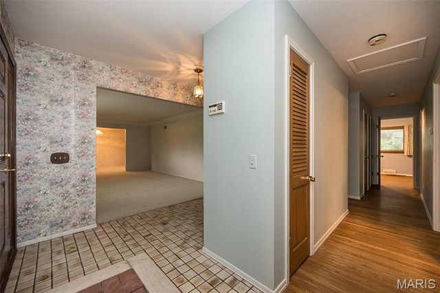 336 Hackmann Lane, Creve Coeur, MO 63141
