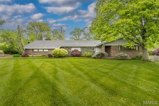 336 Hackmann Lane, Creve Coeur, MO 63141