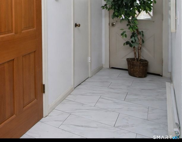 20-A Seymour Street, Windsor, CT 06095