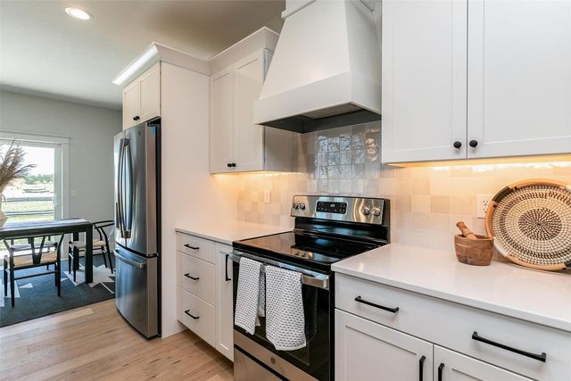 8750 Yeager Lane NE, Cedar Rapids, IA 52402