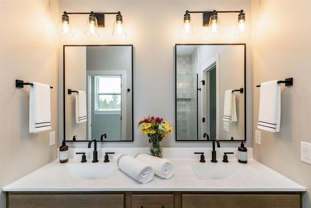 8750 Yeager Lane NE, Cedar Rapids, IA 52402