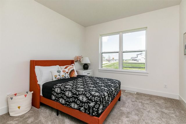 8750 Yeager Lane NE, Cedar Rapids, IA 52402