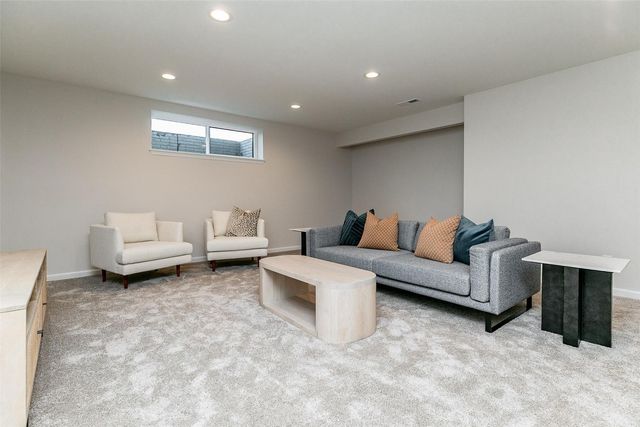 8750 Yeager Lane NE, Cedar Rapids, IA 52402