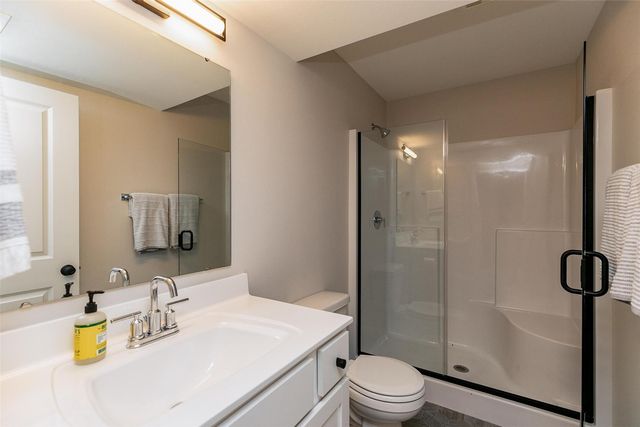 8750 Yeager Lane NE, Cedar Rapids, IA 52402