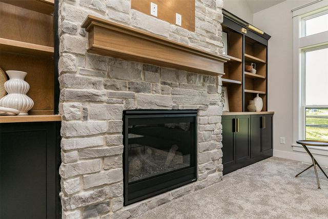 8750 Yeager Lane NE, Cedar Rapids, IA 52402