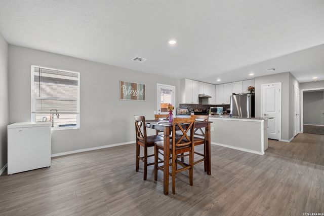 7202 Rosada way, San Antonio, TX 78218