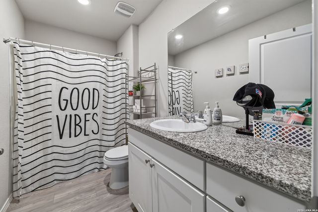 7202 Rosada way, San Antonio, TX 78218