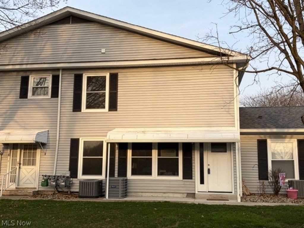 1319 Pembrooke Drive C, Salem, OH 44460