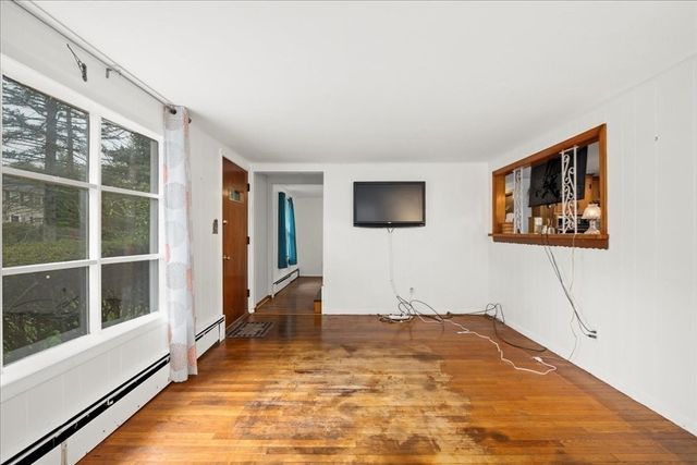 105 Rochdale St, Auburn, MA 01501