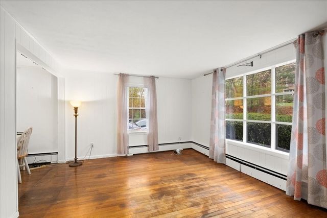 105 Rochdale St, Auburn, MA 01501