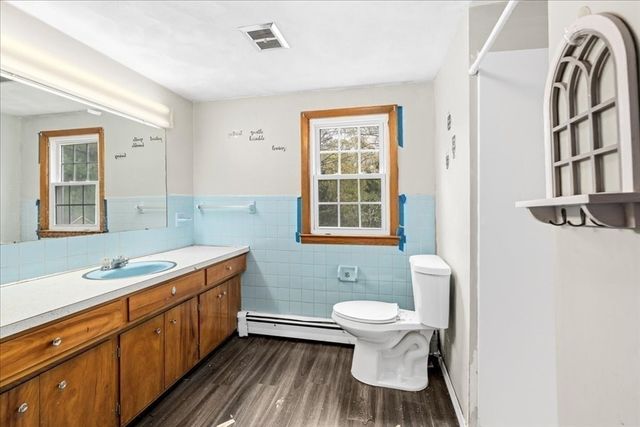 105 Rochdale St, Auburn, MA 01501