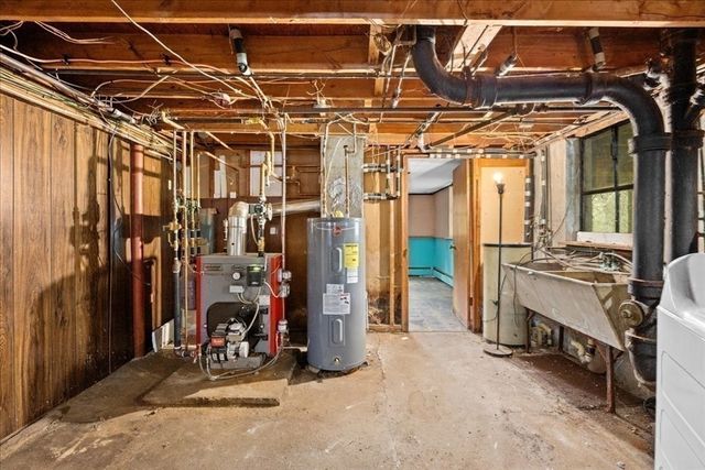 105 Rochdale St, Auburn, MA 01501
