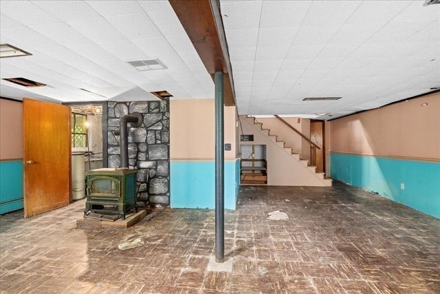 105 Rochdale St, Auburn, MA 01501