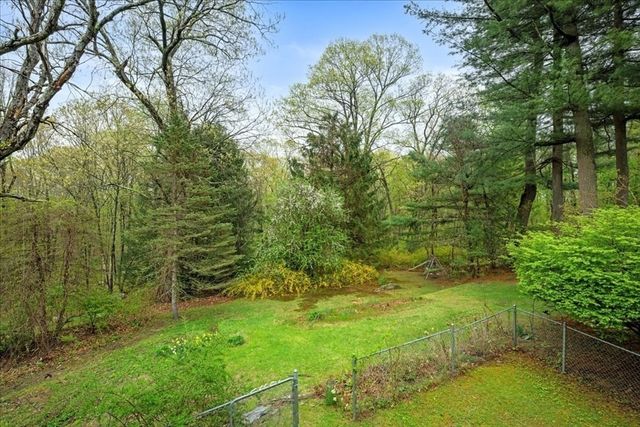 105 Rochdale St, Auburn, MA 01501