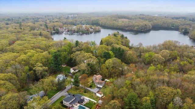 105 Rochdale St, Auburn, MA 01501