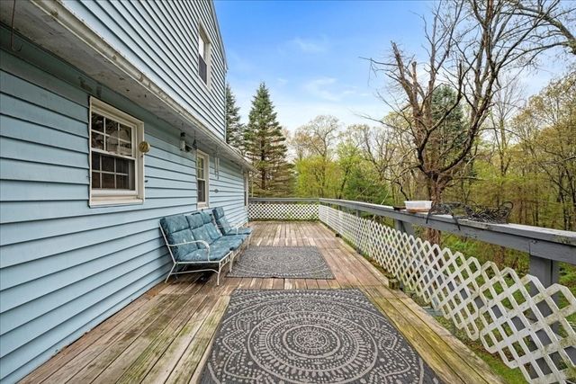 105 Rochdale St, Auburn, MA 01501