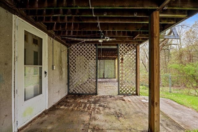 105 Rochdale St, Auburn, MA 01501
