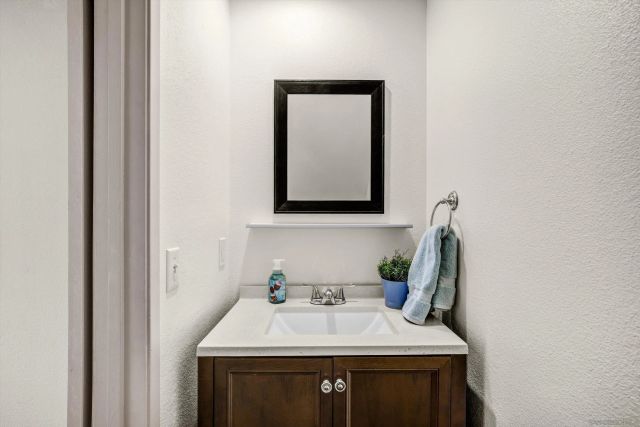 2104 N Mammoth, Escondido, CA 92029