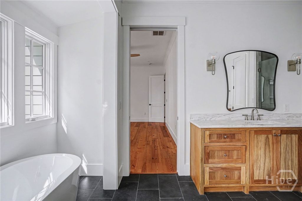 Image 26 of property listing at 185 Cypress Crossing, Richmond Hill, GA 31324