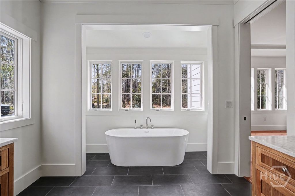 Image 28 of property listing at 185 Cypress Crossing, Richmond Hill, GA 31324