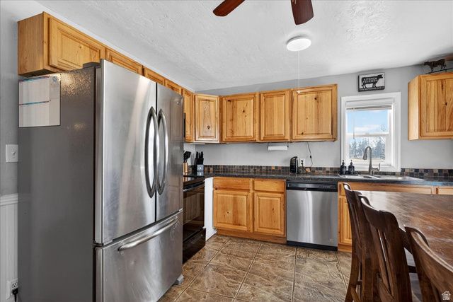 4608 S 6300 W, Hooper, UT 84315