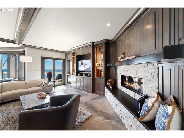2488 BEACH LOOP Dr, Bandon, OR 97411
