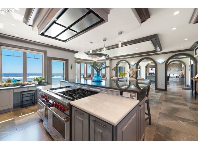 2488 BEACH LOOP Dr, Bandon, OR 97411